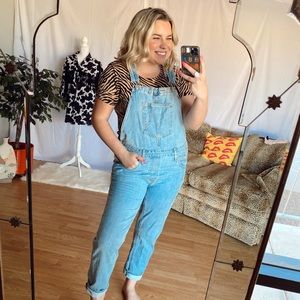 levis light wash denim overalls